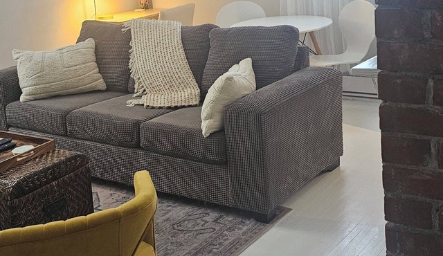 Home Away from Home – Near Trails, Restaurants, Craft Beer & Downtown!