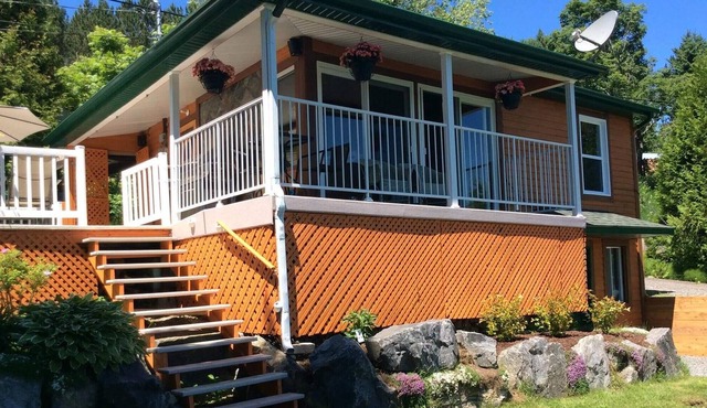 Homerez - Chalet for 6 ppl. with jacuzzi, spa and garden at Sainte-Thècle
