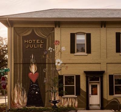 Hotel Julie