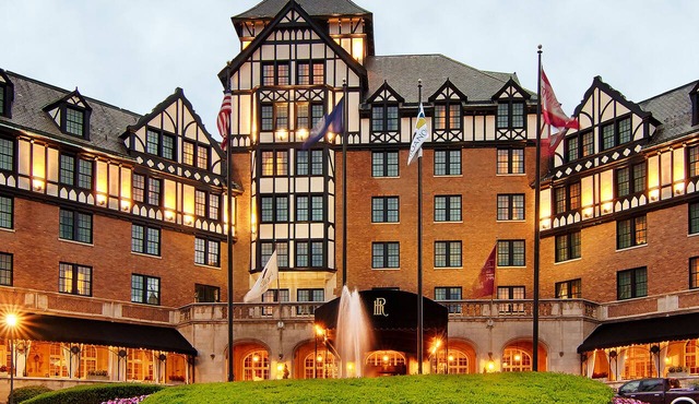Hotel Roanoke & Conference Ctr, Curio Collection by Hilton