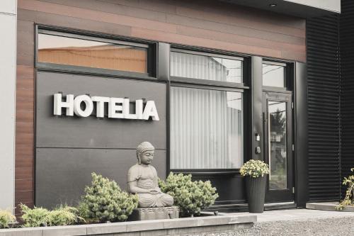 Hotelia
