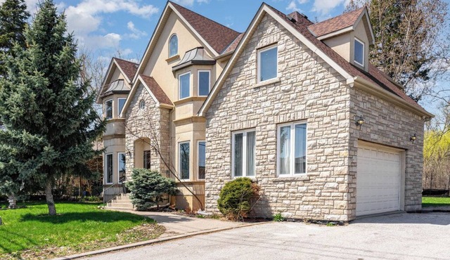 House in Richmond Hill, ON