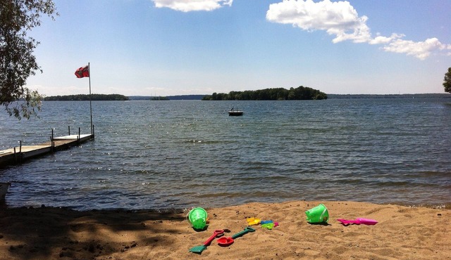 House on the Lake, Orillia