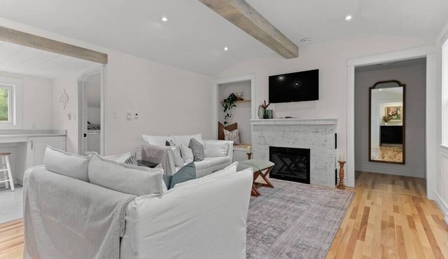 Hubbards Cozy Convenient Cottage