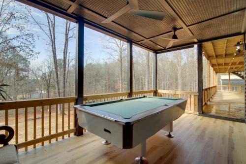 Huge 3-Unit Commerce Estate Near ATL Dragway!