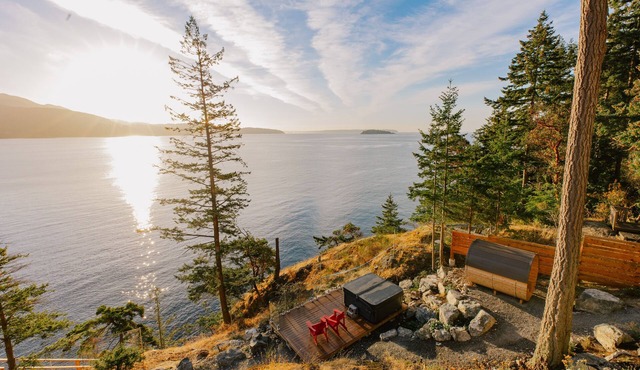 Hummingbird Oceanside Suites: Cypress Mountain Suite