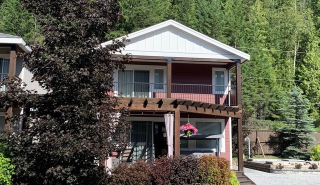Hummingbird Resort Home on Mara Lake