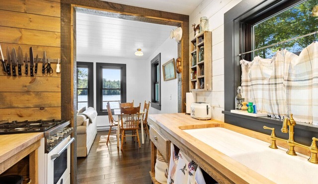 Idyllic & Tranquil Lakefront Cabin