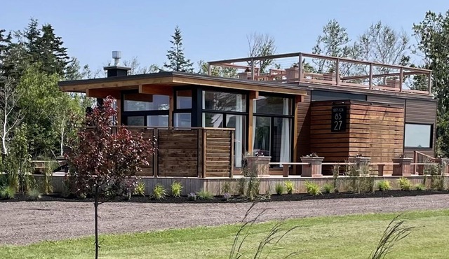 In the Heart of Cavendish, Modern Ocean View Cottage