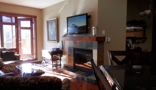 In the HEART of DOWNTOWN CANMORE. Beautiful 2BR/2BA (res-10283)
