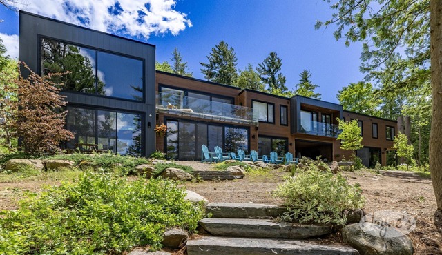 Incredible Modern 6 bdrm, 5 bath Open-Concept Cottage on Lovely Lake of Bays!