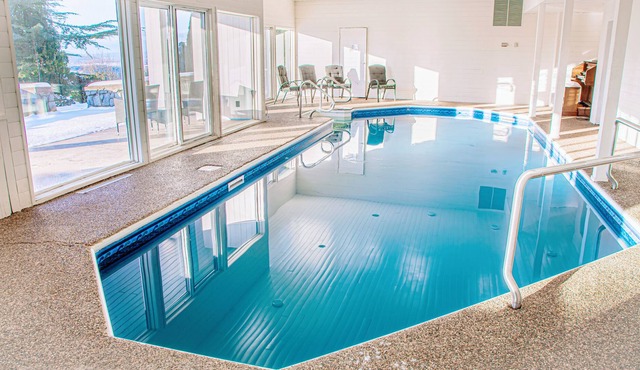 Indoor pool, central, king bed