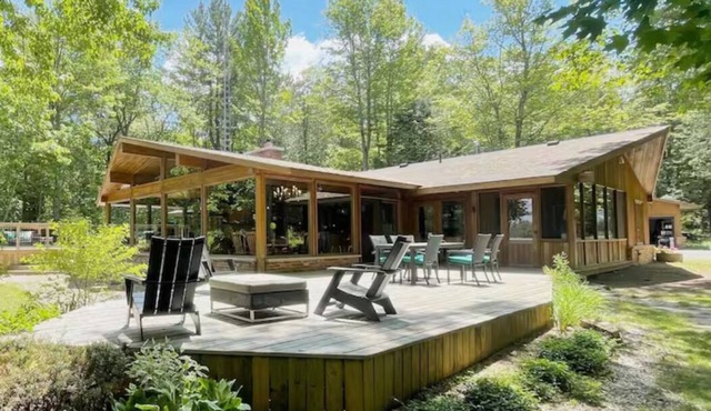 Kawartha Lakes Private Lakefront Estate