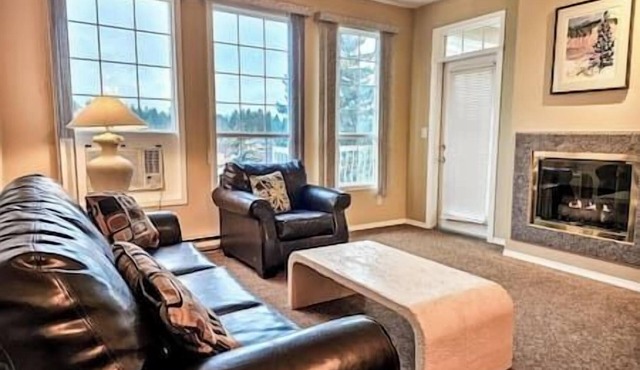 King bed/Patio/Golf/Ski resort nearby
