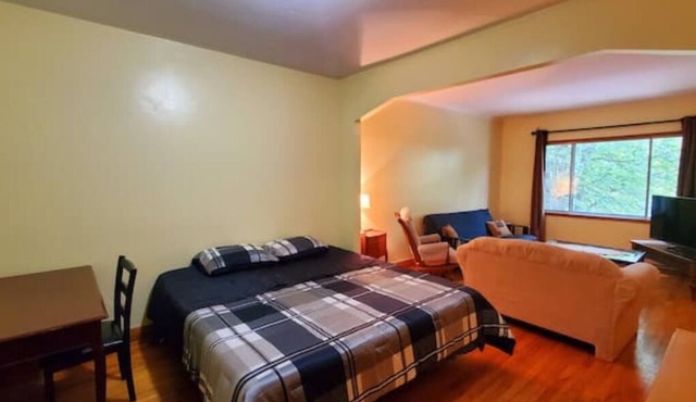 King & Queen Beds, 2 Bedrooms Apartment with Parking, River View