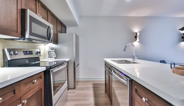King Suite – Sauna, Kitchen & heated Pool