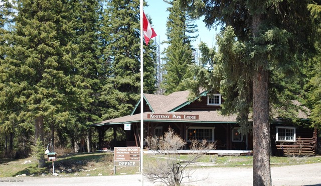 Kootenay Park Lodge
