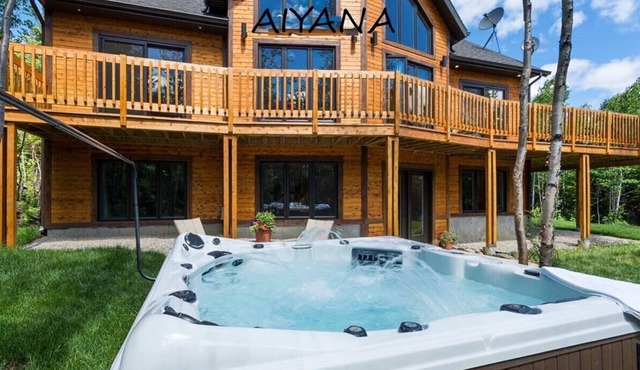 Luxurious cottage with hot tub, heated swimming pool, billiard