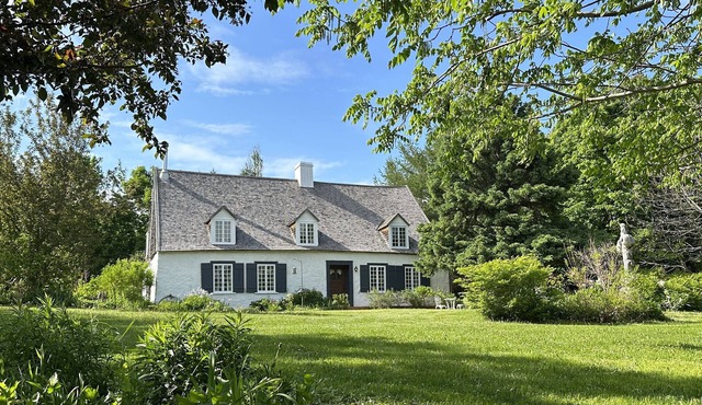 La maison de campagne. Ancestrale de 1669 à l'Île d'Orléans