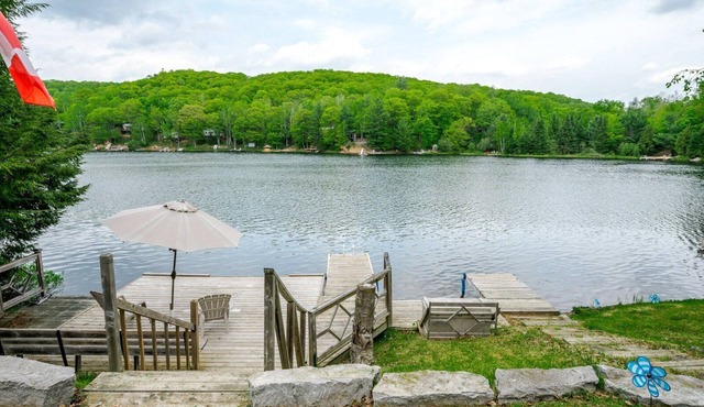 La Bella Vista Lakehouse -Lake Life Awaits: Quaint Cottage with Modern Amenities