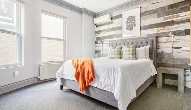 La TUMU is a charming and unique boutique rooms located in downtown Toronto.