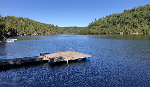 Lake Cottage (sea-doo & hot tub)