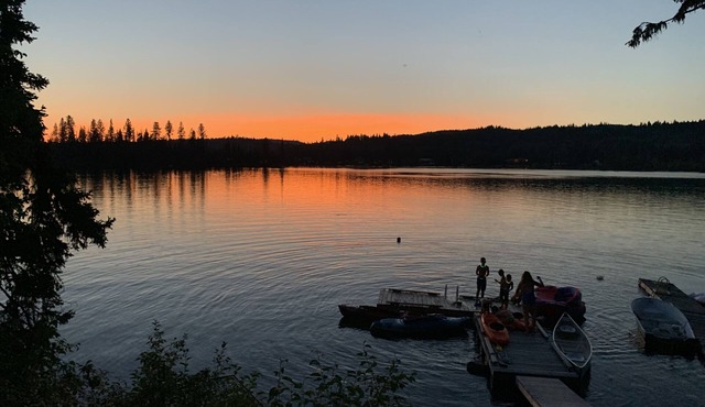 Lake Front Home on Deka Lake for multiple families