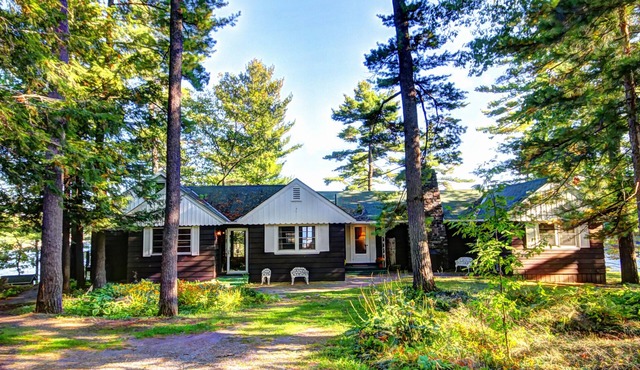 Lake Muskoka 1,000+ Feet of Private Beaumaris Shoreline