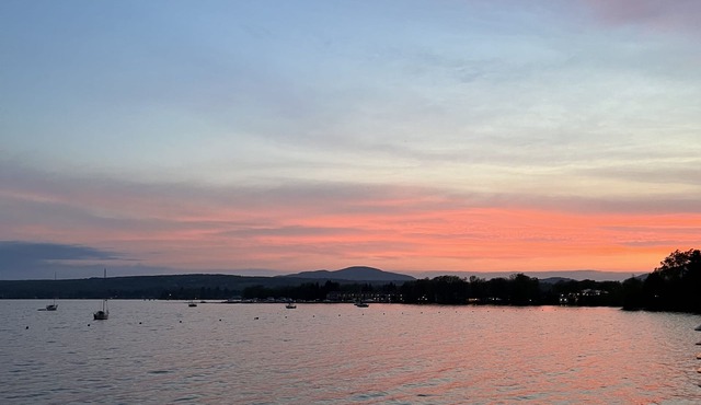 Lake Side Condo Magog With Pool