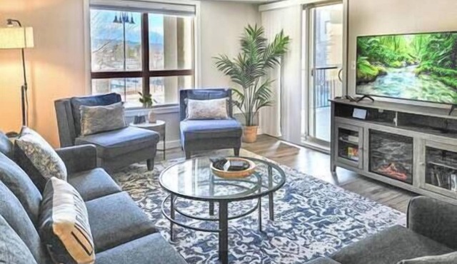 Lake Windermere Pointe condo