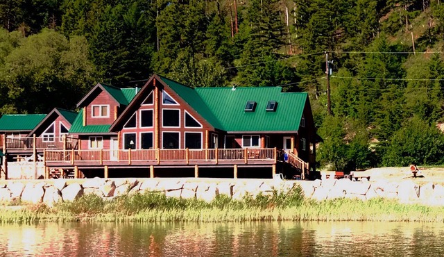 Lakefront, 5 Bedroom "Aspen" Home on Beautiful Otter Lake near Princeton, BC