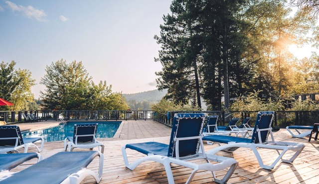 Lakefront and Mountain View - Resort Studio