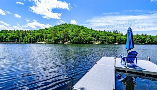 Lakefront Moose Pond Retreat