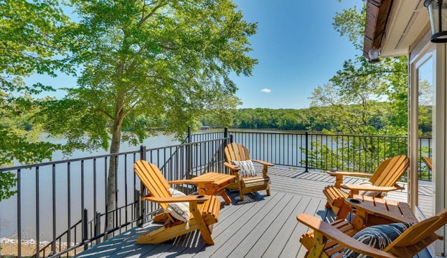 Lakefront Vacation Rental w/Views & Hot Tub!