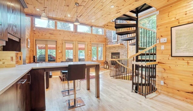 Lakeside Cozy & Quaint Kamanik Guest House