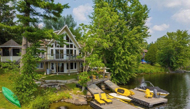 Lakeside Dream Cottage