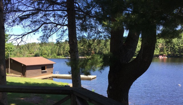 Lakeside Family Cottage North East of Parry Sound and Muskoka