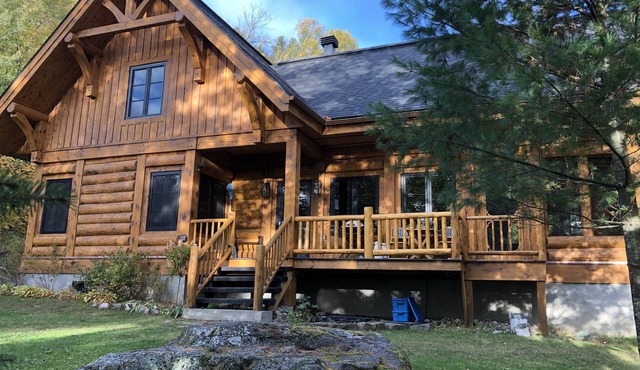 Lakeside Log Cottage With Private Dock