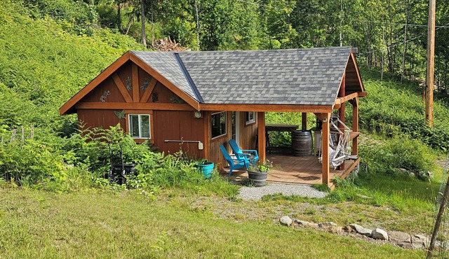 Lakeside Purcell Cabin at Paradise Hills