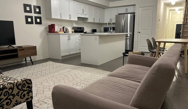 Lakeside Serenity: A Modern 3BR Family Getaway