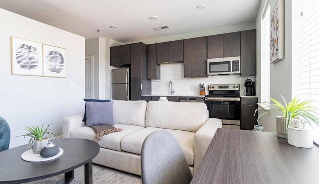 Landing | Amazing Studio, Pool, Courtyard