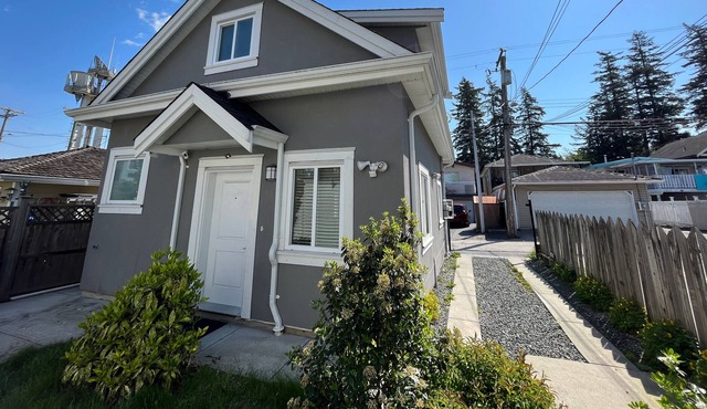 Laneway Home in Vancouver - Super Central