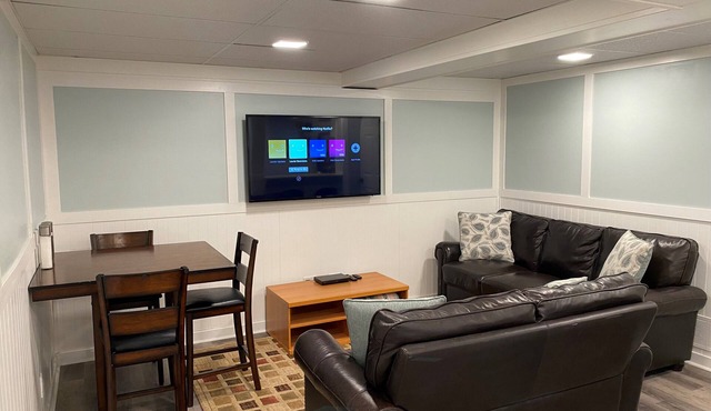 Large Modern pet Friendly Suite With Central A/C