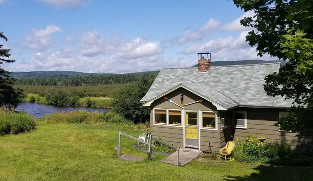 Large Secluded Riverside Cottage