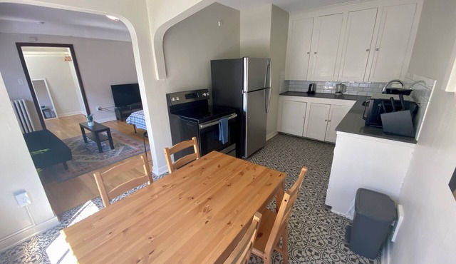 Large Studio Apartment at the Space Needle!