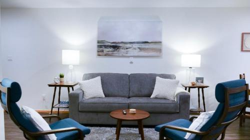 Lay Back Lodge