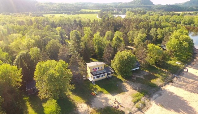 Le Chalet Jaune sur la Rouge (Mont-Tremblant) CITQ #284196