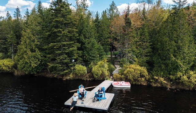 Le Pesca: Lakefront Retreat, Hot Tub & Kayak