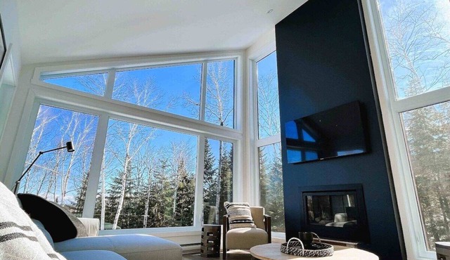 Le Verseau 148: Hot Tub, Forest Views & BBQ