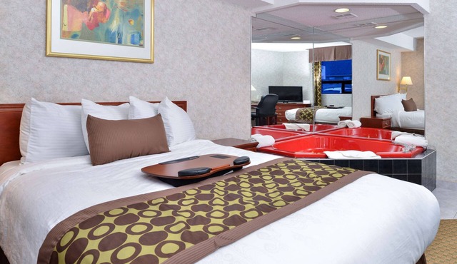 Lexington Inn & Suites Windsor